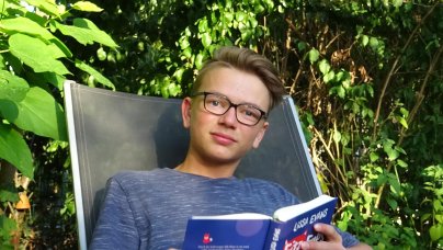 Von Der Magie Des Lesens 16 Jahriger Daniel Eckert Ist Buch Blogger Forchheim Hirschaid Nordbayern De